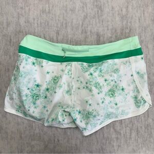 Lululemon Groovy Run MR 4.5" Shorts